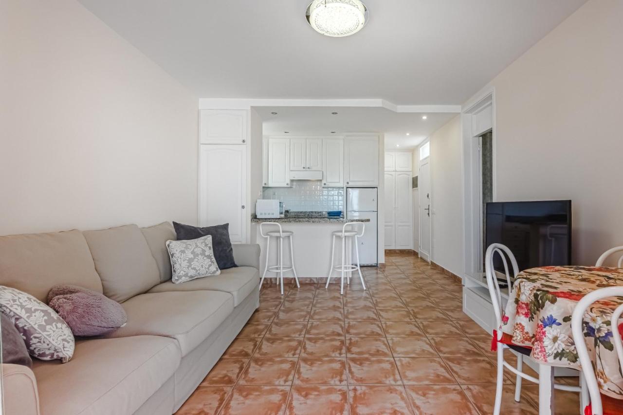 Apartment Apart America - 150 Meters From The Beach, Free Wi-Fi Arona  Eksteriør bilde