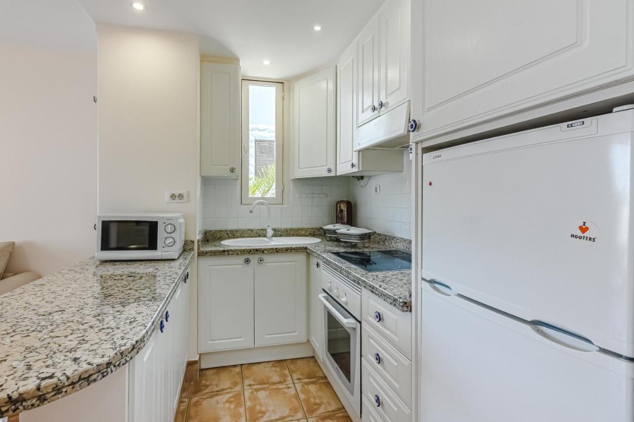 Apartment Apart America - 150 Meters From The Beach, Free Wi-Fi Arona  Eksteriør bilde