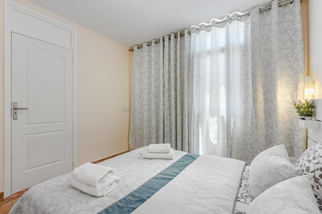 Apartment Apart America - 150 Meters From The Beach, Free Wi-Fi Arona  Eksteriør bilde